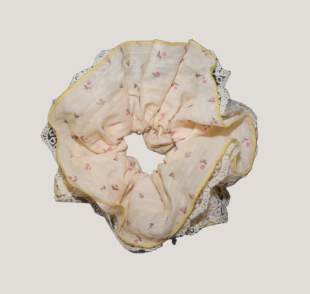 Cream Floral Lace Scrunchies